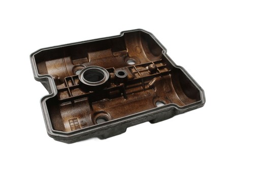 Valve cover cylinder head rear